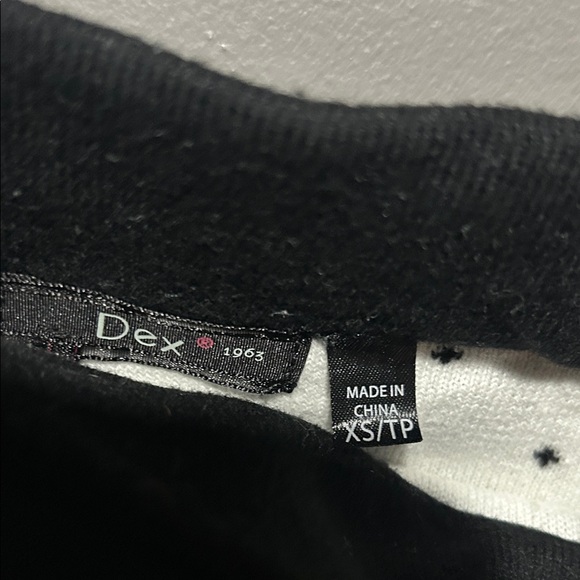 Dex XS Black Skull Patterned knit Women's Skirt - Picture 5 of 7